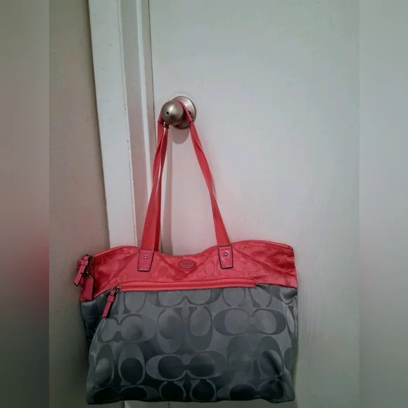3 Peice Coach Signature Nylon Pink & Gray Getaway Weekender Tote/Duffle Bag - Picture 5 of 16